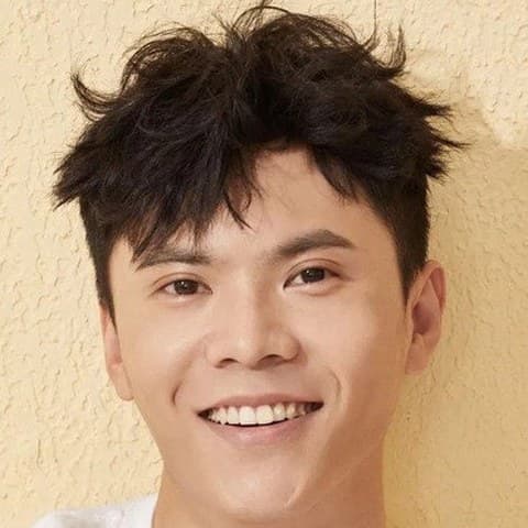 Zhenwei Wang