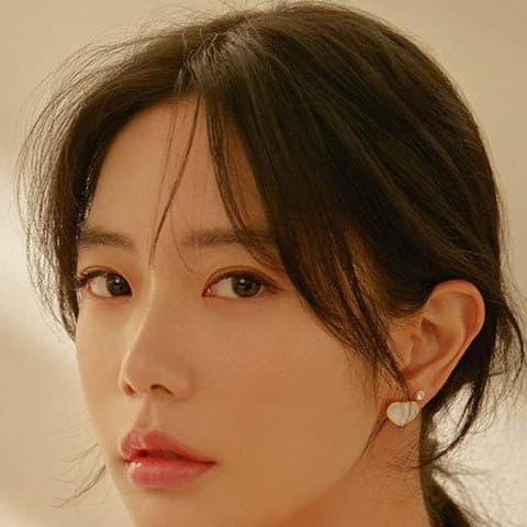 Clara Lee