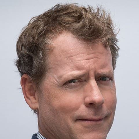 Greg Kinnear