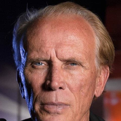 Peter Weller
