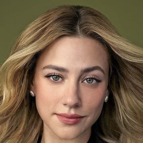 Lili Reinhart