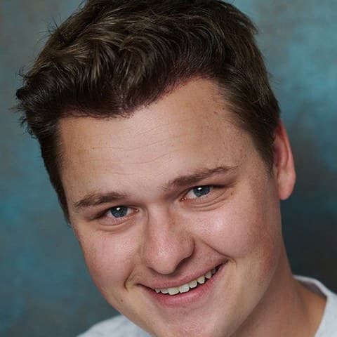Cooper Tomlinson