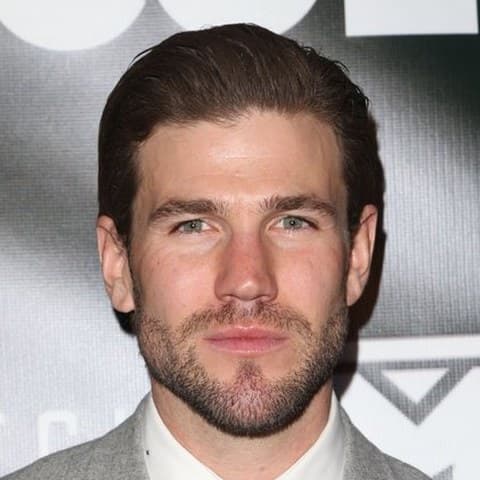 Austin Stowell