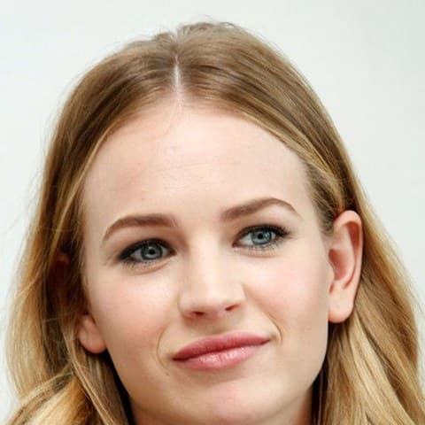 Britt Robertson