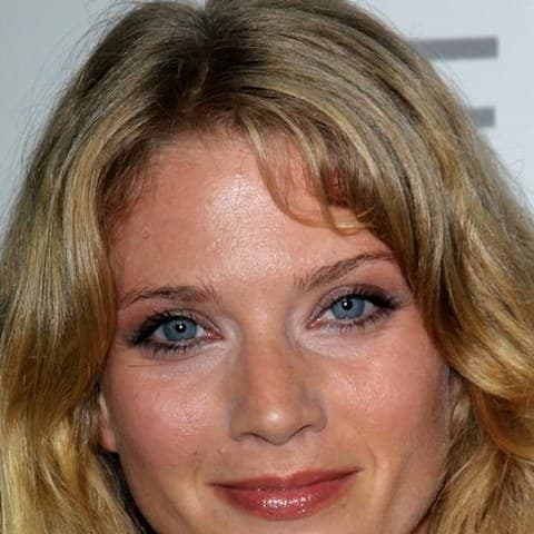 Winter Ave Zoli