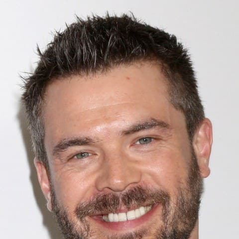 Charlie Weber